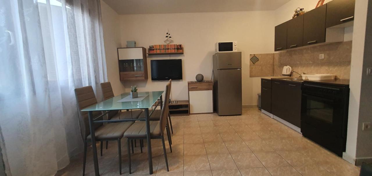 Apartments Kolak Rogoznica  Eksteriør billede